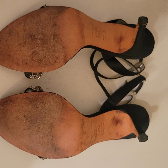 Dressy sandal. - Picture 4 of 4